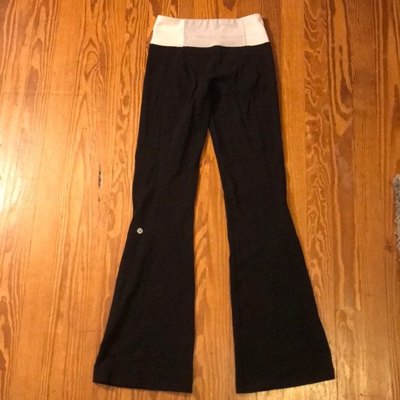 Lululemon flare yoga pants - Picture 1 of 3